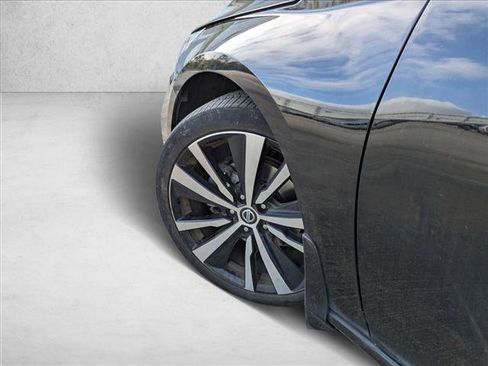 Used 2019 Nissan Altima 2.5 SR w/ SR Premium Package image 10