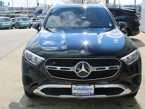Used 2025 Mercedes-Benz GLC 300 4MATIC image 2