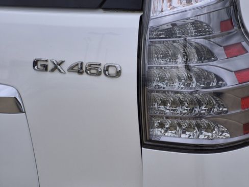 Used 2022 Lexus GX 460 Luxury w/ Off Road Package image 10
