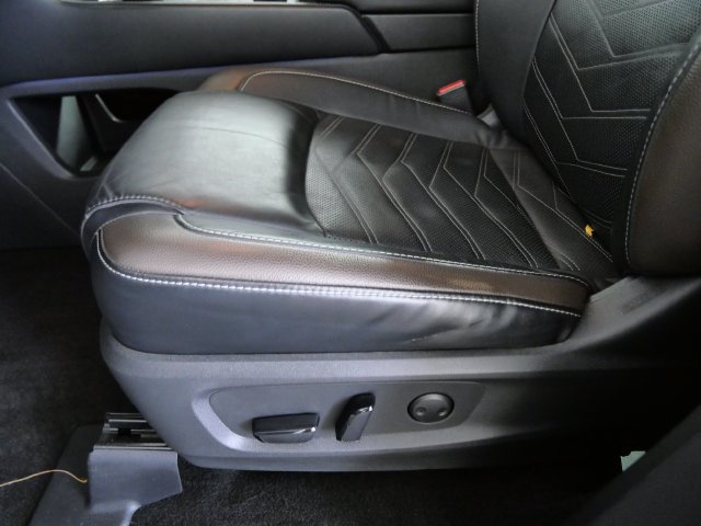 Used 2023 Nissan Pathfinder Platinum AWD/4WD image 18