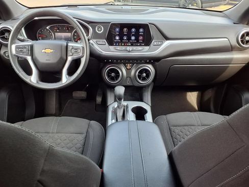 Used 2022 Chevrolet Blazer LT FWD image 9