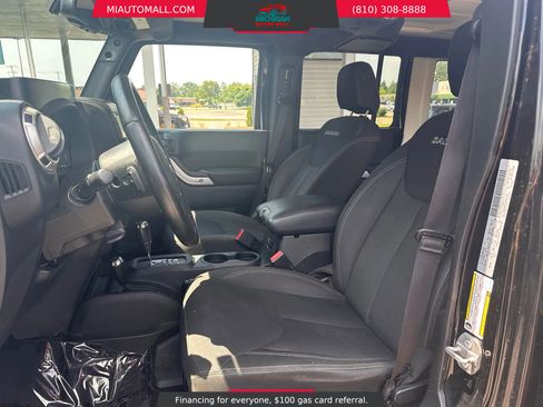 Used 2017 Jeep Wrangler Unlimited Sahara image 19