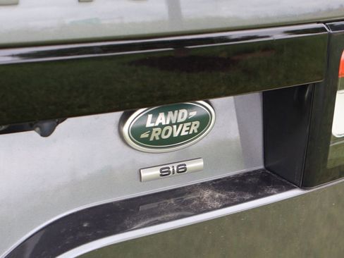 Used 2019 Land Rover Discovery SE AWD/4WD image 16