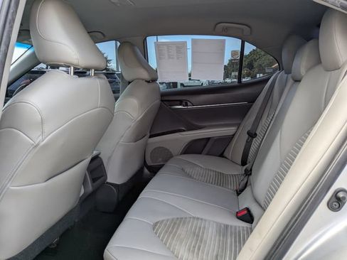 Used 2020 Toyota Camry SE FWD image 13