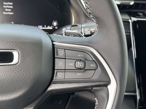 New 2025 Jeep Grand Cherokee L Laredo AWD/4WD image 9