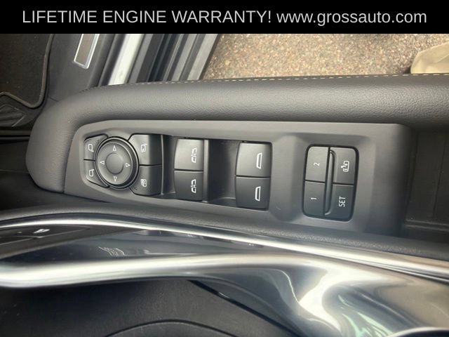 Used 2024 GMC Yukon XL AT4 w/ Technology Package AWD/4WD image 12