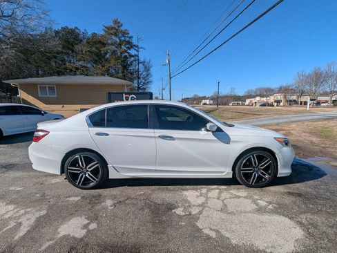 Used 2016 Honda Accord Sport image 4