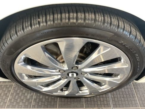 Used 2021 Bentley Flying Spur W12 image 5