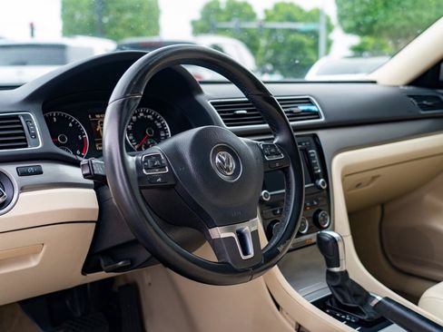 Used 2014 Volkswagen Passat TDI SE FWD image 14
