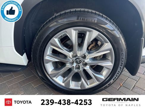 Used 2022 Toyota Highlander Limited image 12