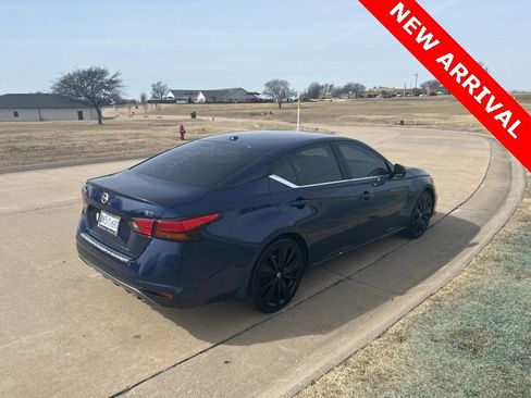 Used 2022 Nissan Altima 2.5 SR image 3