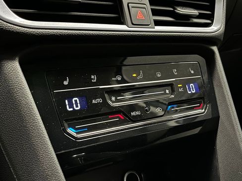 New 2025 Volkswagen Taos SEL image 11