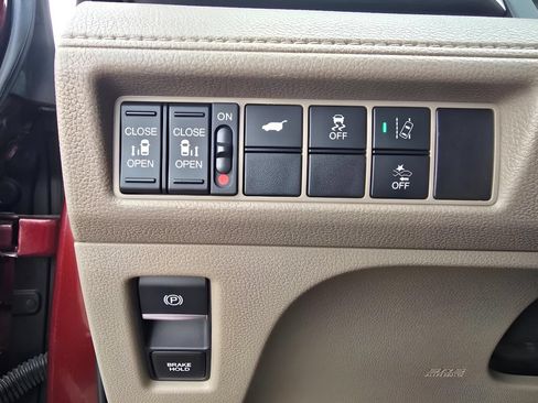 Used 2018 Honda Odyssey EX-L image 17