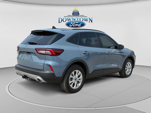 Used 2025 Ford Escape Active w/ Tech Pack #1 AWD/4WD image 3