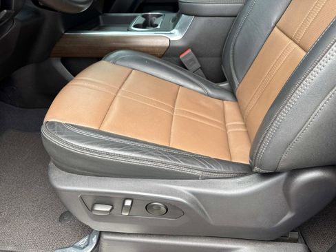 Used 2024 Chevrolet Silverado 3500 High Country w/ High Country Premium Package AWD/4WD image 19