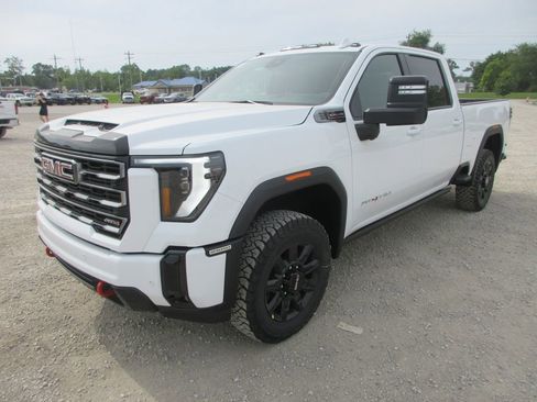 New 2026 GMC Sierra 2500 AT4 w/ AT4 Premium Plus Package AWD/4WD image 11