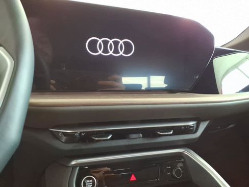 Used 2025 Audi Q5 Premium w/ Convenience Package AWD/4WD image 12