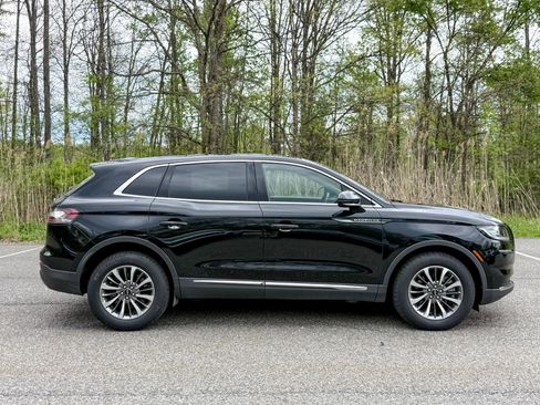 Used 2023 Lincoln Nautilus AWD w/ Premium Package image 7