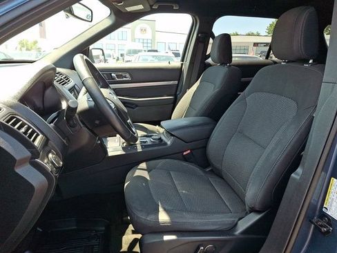 Used 2018 Ford Explorer XLT w/ Equipment Group 201A AWD/4WD image 17