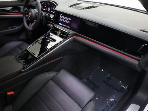 Used 2024 Porsche Panamera 4 image 89