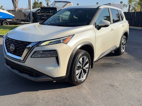Used 2023 Nissan Rogue SV FWD image 4