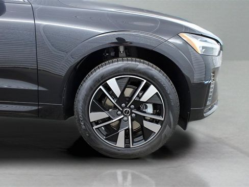 New 2026 Volvo XC60 B5 Core w/ Protection Package Premier image 13
