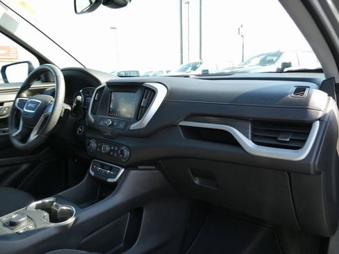 Certified 2024 GMC Terrain SLE w/ Driver Convenience Package image 16