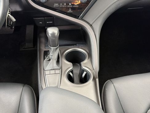 Used 2023 Toyota Camry SE FWD image 17