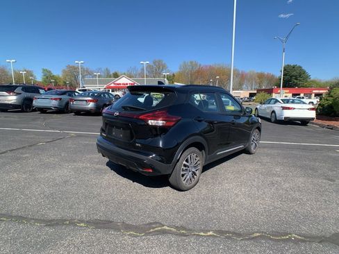 Used 2024 Nissan Kicks SR FWD image 3