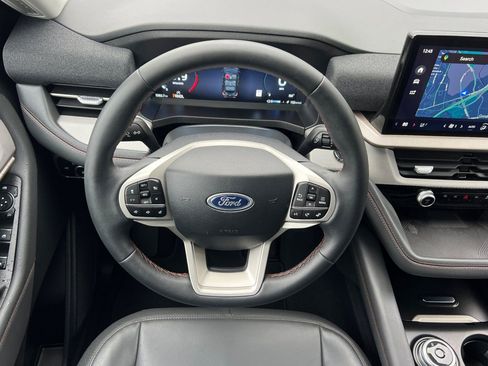 Used 2025 Ford Explorer Active w/ Active Comfort Package image 14