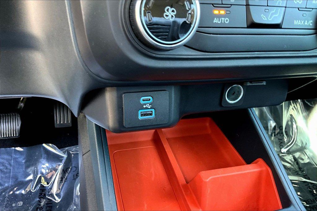 Certified 2024 Ford Maverick XLT FWD image 19