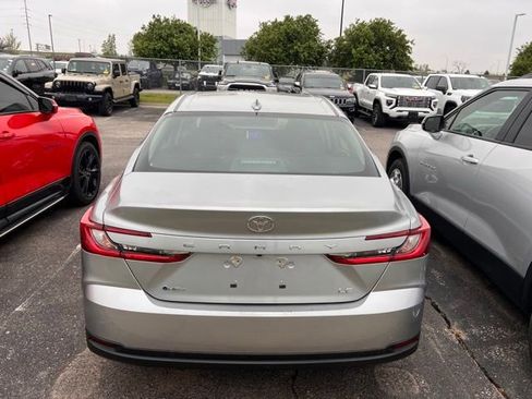 Used 2025 Toyota Camry LE FWD image 4