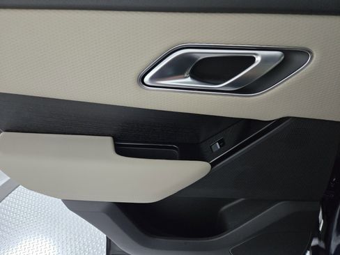 Used 2022 Land Rover Range Rover Velar S image 21