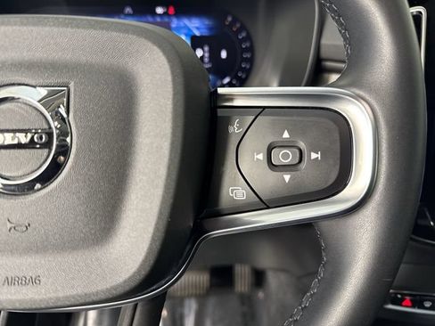 Used 2024 Volvo XC40 B5 Plus w/ Protection Package Premier AWD/4WD image 14