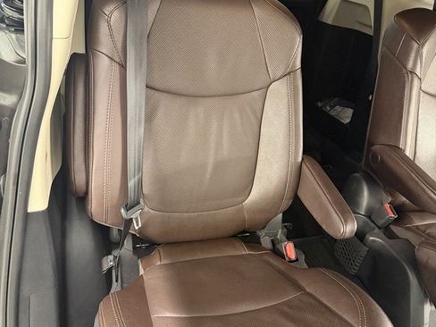 Certified 2021 Toyota Sienna Platinum image 28
