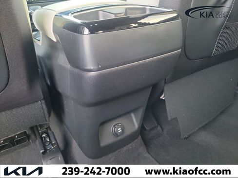 Certified 2025 Kia Telluride S FWD image 17