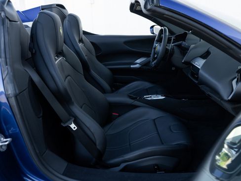 Used 2025 Ferrari SF90 Spider image 20