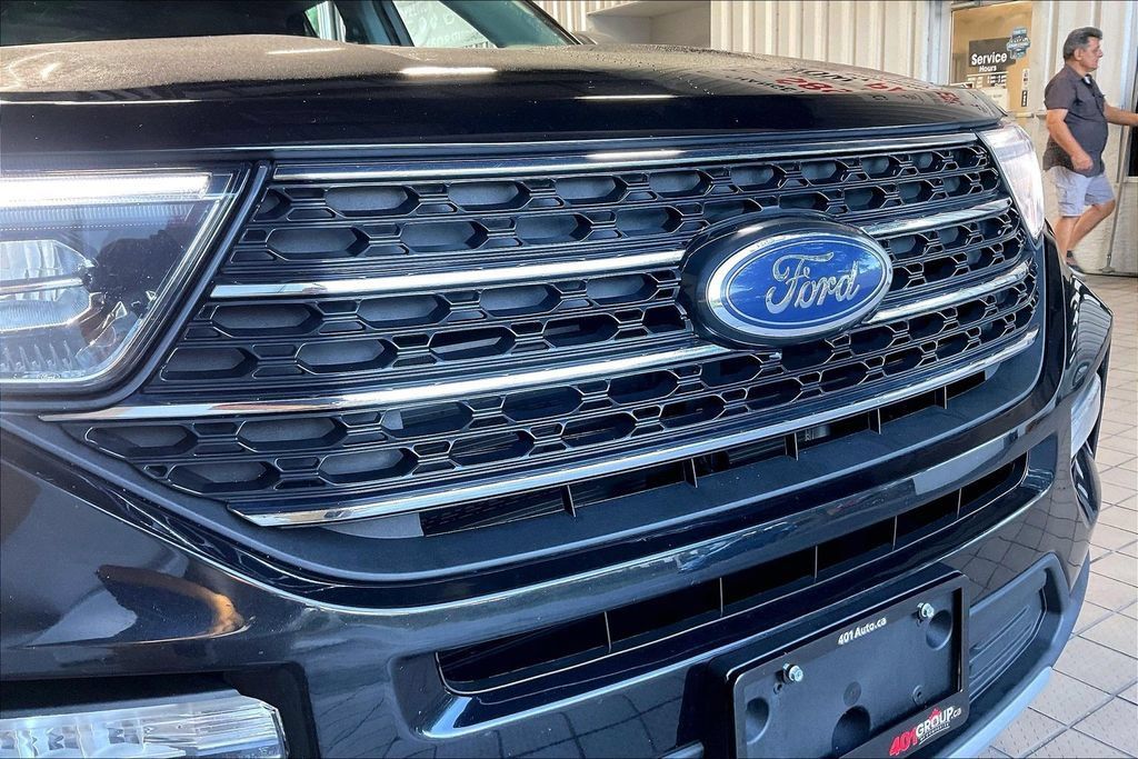 Used 2024 Ford Explorer XLT AWD/4WD image 27