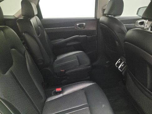 Used 2021 Kia Sorento EX image 19