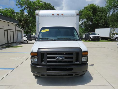 Used 2017 Ford E-350 and Econoline 350 Super Duty RWD image 2