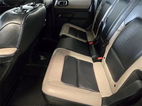 Used 2024 Ford Bronco Wildtrak image 32