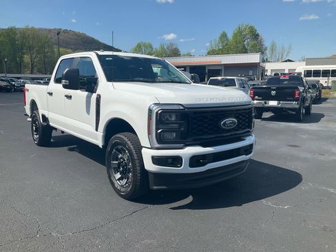 New 2026 Ford F250 XL image 3