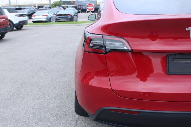 Used 2021 Tesla Model Y Long Range AWD/4WD image 37