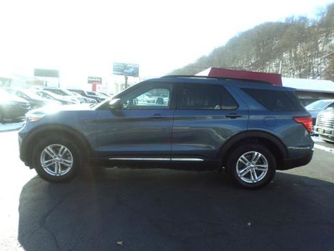 Used 2020 Ford Explorer XLT w/ Equipment Group 202A image 9