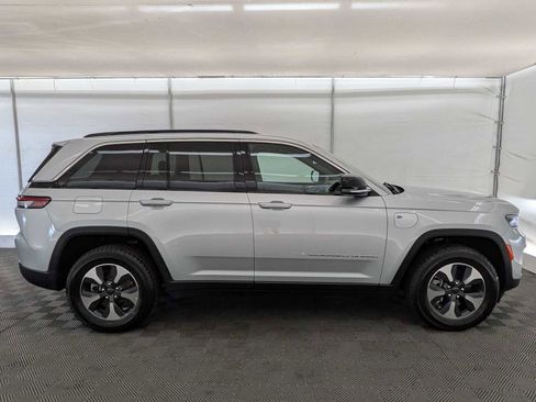 Used 2024 Jeep Grand Cherokee Limited 4xe image 7