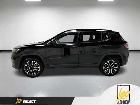 Used 2023 Jeep Compass Limited AWD/4WD image 11