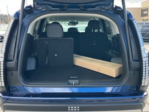 New 2026 Hyundai Ioniq 9 SE image 8