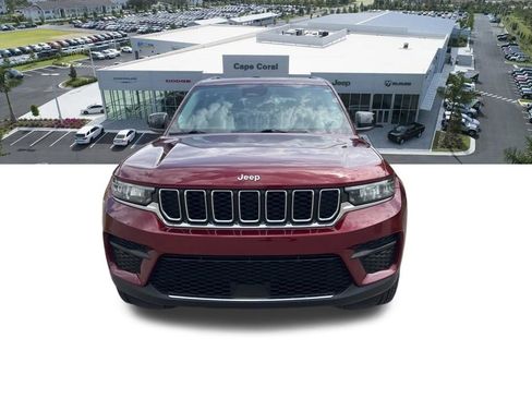 Certified 2024 Jeep Grand Cherokee Laredo X AWD/4WD image 9