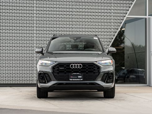 Certified 2025 Audi Q5 2.0T Premium w/ Convenience Plus Package AWD/4WD image 32