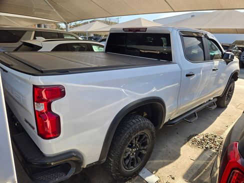 Used 2022 Chevrolet Silverado 1500 ZR2 w/ Technology Package image 4